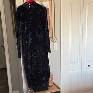 NWT Anthropologie Maeve Floral Velvet mock neck, long sleeve Maxi Dress. Sz L